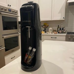 Soda Stream Soda Sparkling Water Maker Machine Black Unit SPT-001 Fizzi Seltzer